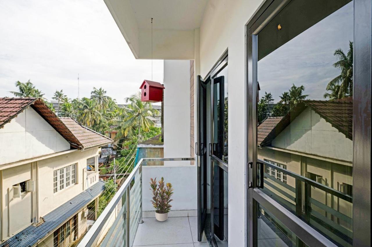 Oyo Thykoodam Sleep Inn Kochi Eksteriør billede